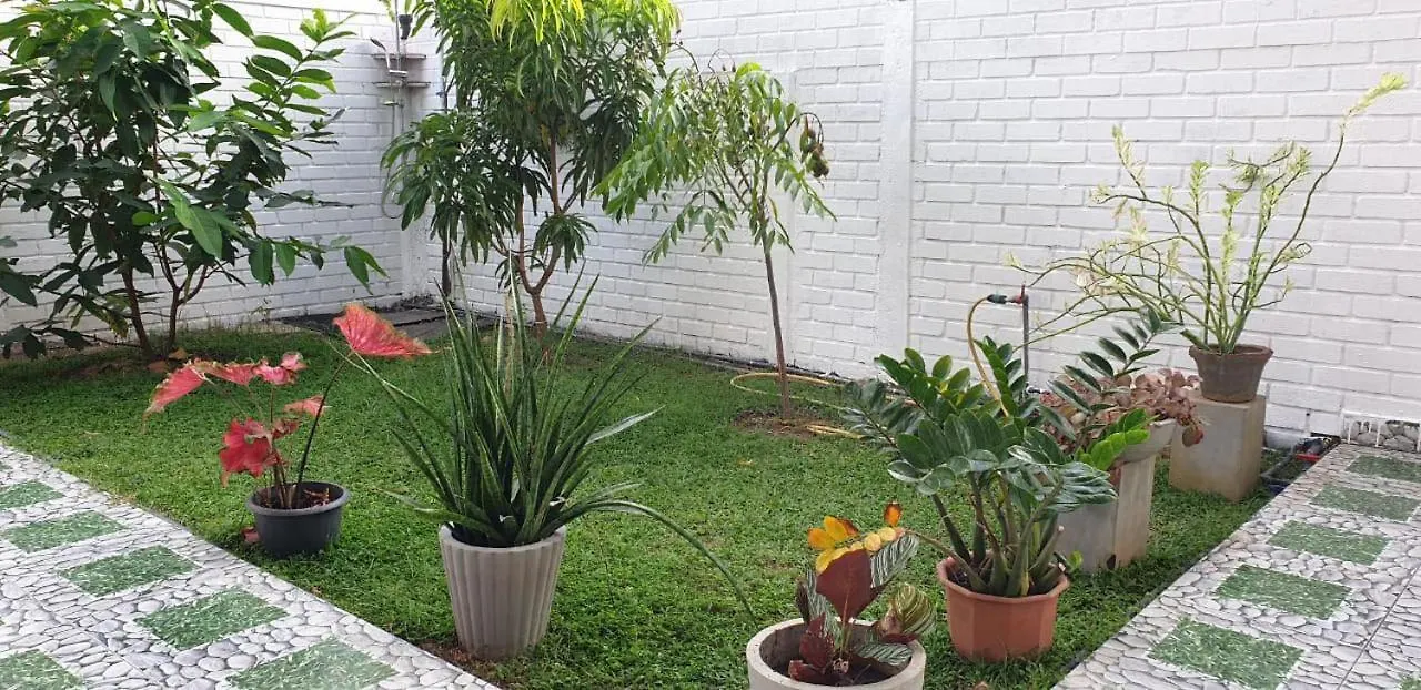 Ivory Home Stay & Self-Catering Guest House Ja-Ela