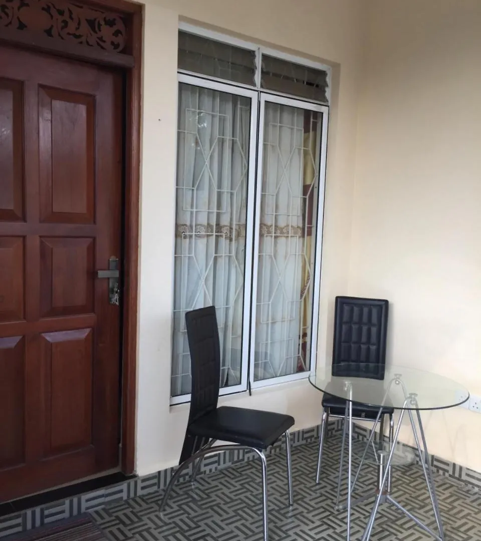 Ivory Home Stay & Self-Catering Guest House Ja-Ela 0*,